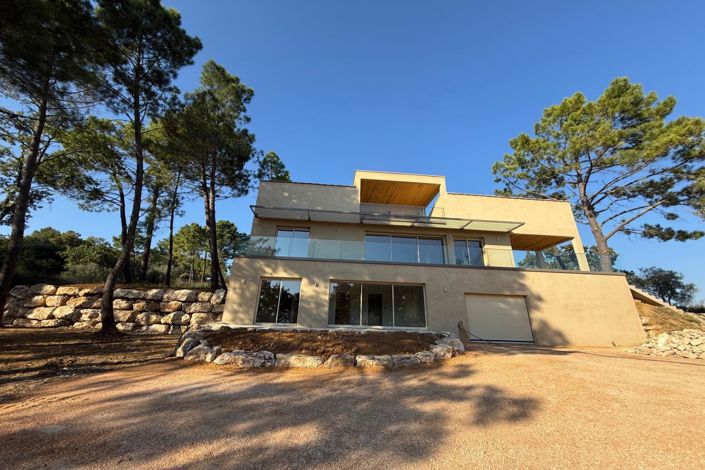 Image No.1-4 Bed House for sale