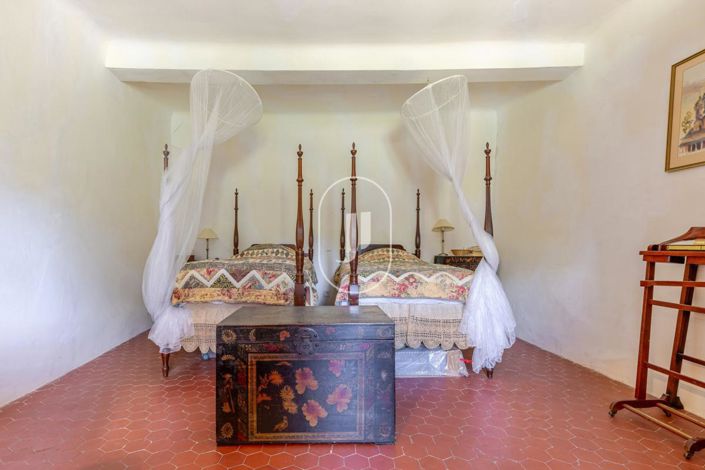 Image No.6-7 Bed House for sale