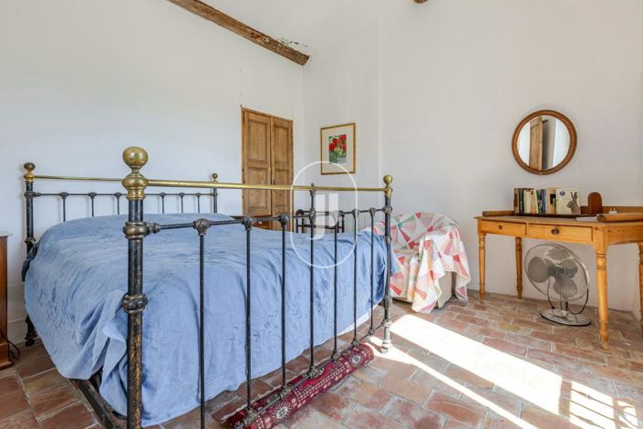 Image No.7-7 Bed House for sale