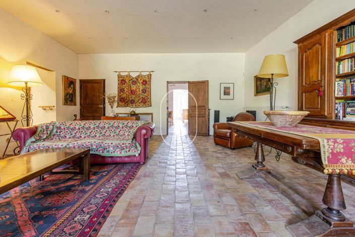 Image No.9-7 Bed House for sale