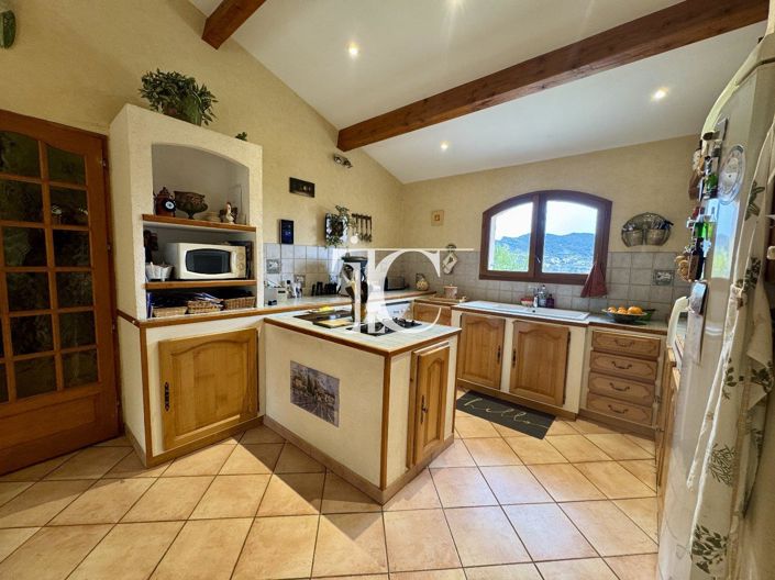 Image No.10-3 Bed House for sale