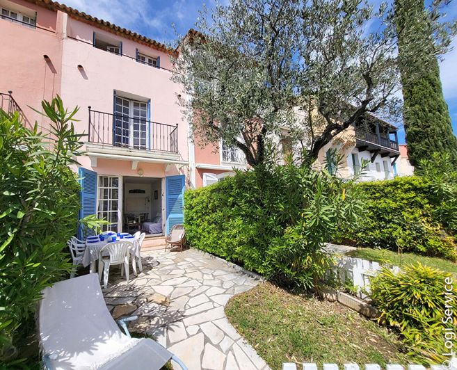 Image No.2-Maison de 4 chambres à vendre à Grimaud