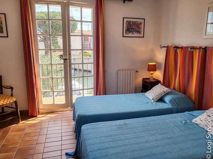 Image No.4-4 Bed House for sale