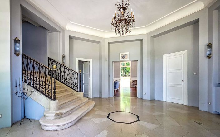 Image No.6-6 Bed Property for sale