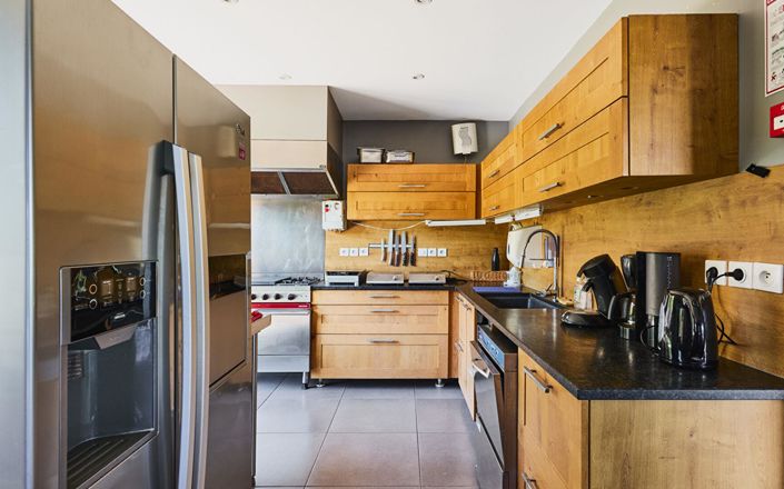 Image No.8-13 Bed Property for sale