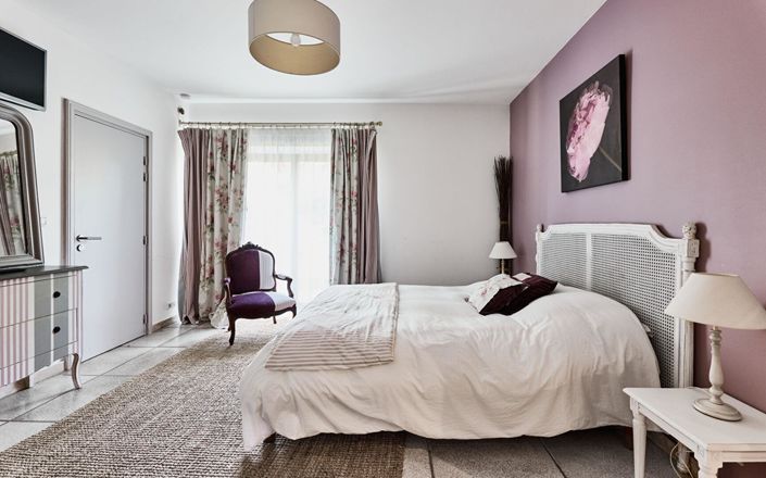 Image No.9-13 Bed Property for sale