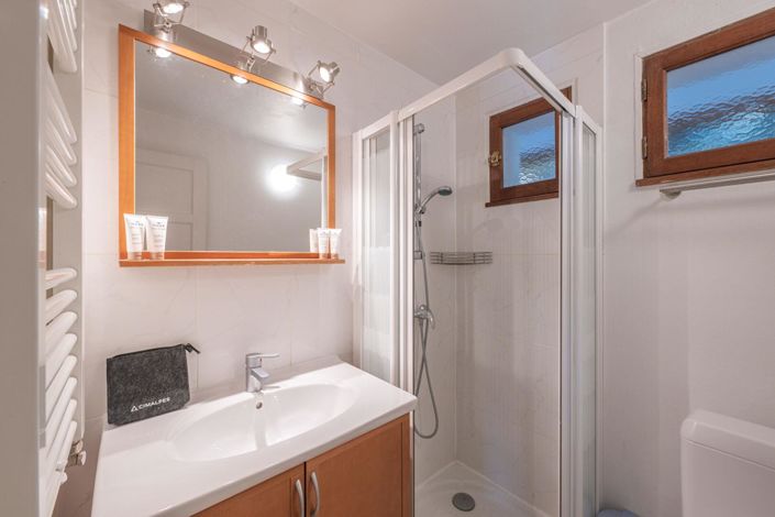 Image No.12-4 Bed House for sale