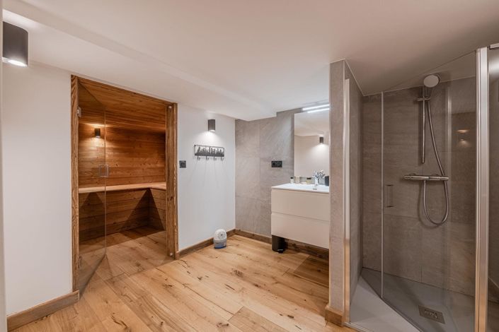 Image No.17-5 Bed House for sale