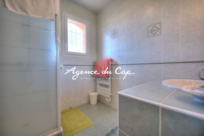 Image No.14-3 Bed House for sale