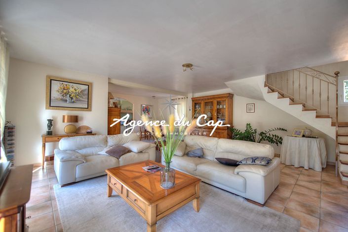 Image No.2-3 Bed House for sale