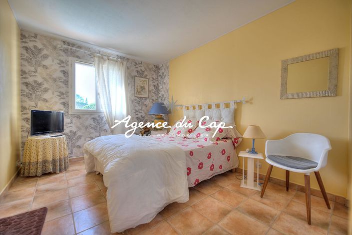 Image No.7-3 Bed House for sale