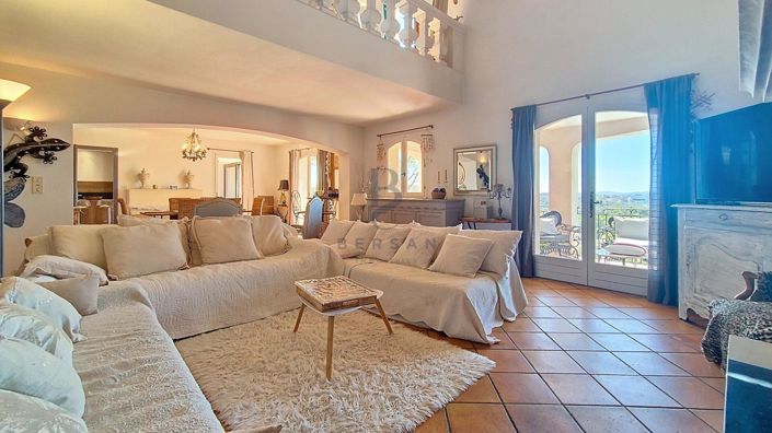 Image No.8-5 Bed House for sale