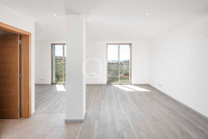 Image No.10-4 Bed House for sale