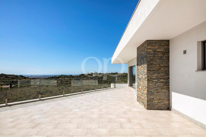 Image No.2-4 Bed House for sale