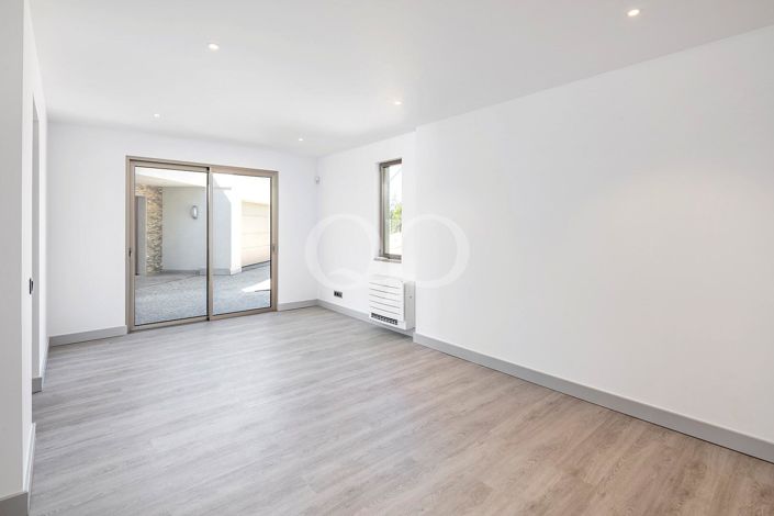 Image No.26-4 Bed House for sale