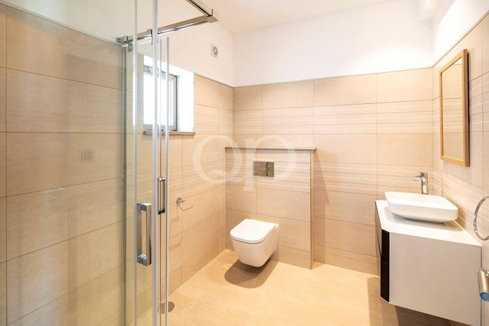 Image No.31-4 Bed House for sale