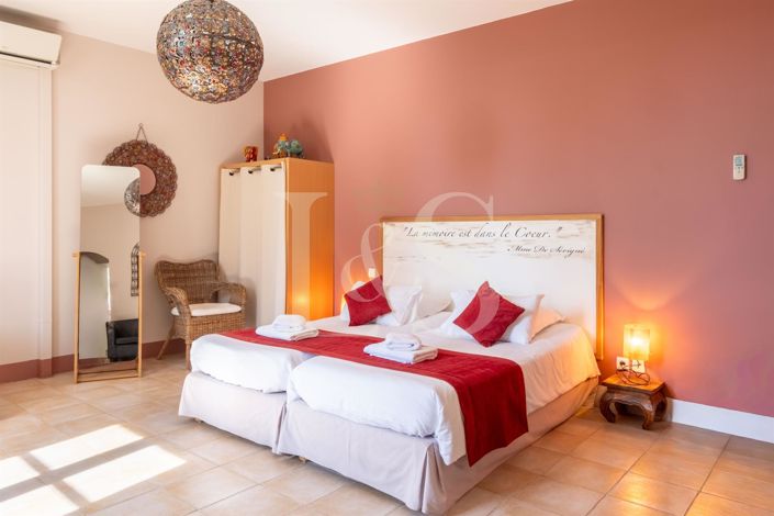 Image No.18-7 Bed House for sale