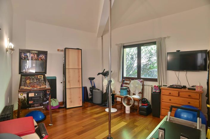 Image No.16-4 Bed House for sale