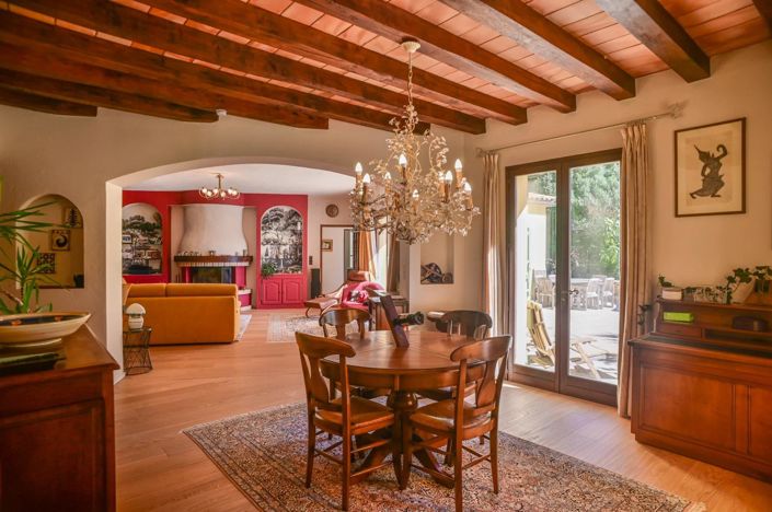 Image No.2-4 Bed House for sale