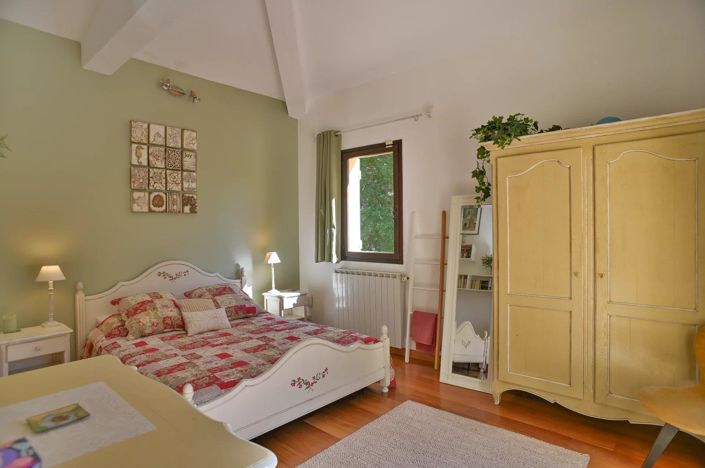 Image No.6-4 Bed House for sale