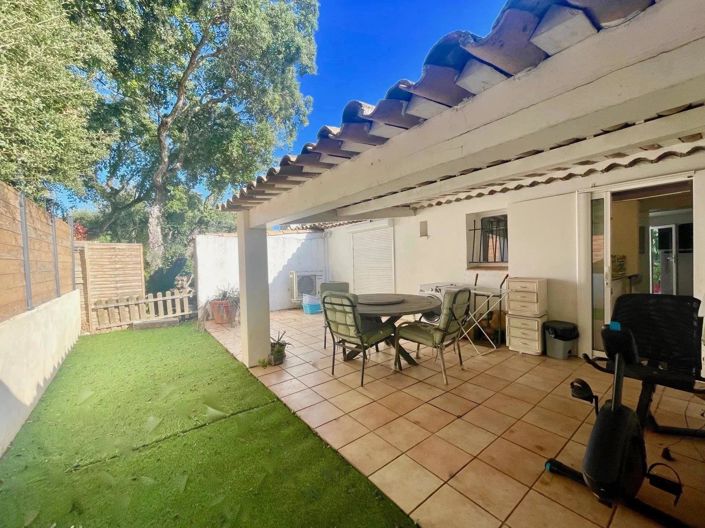 Image No.5-2 Bed House for sale