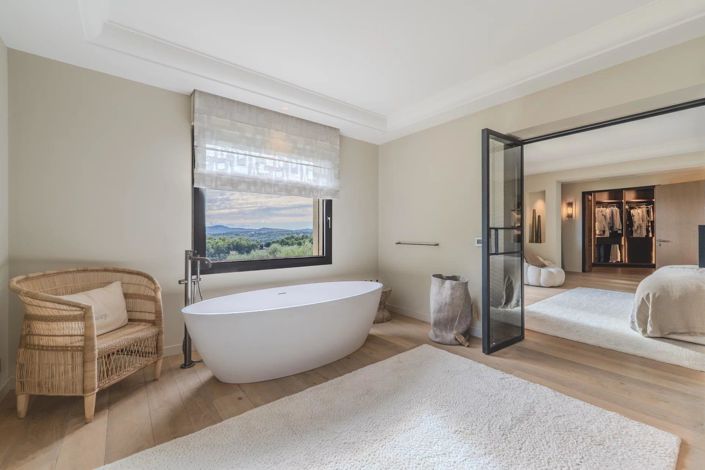 Image No.18-5 Bed House for sale