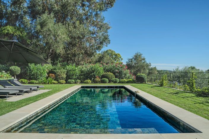 Image No.8-5 Bed House for sale