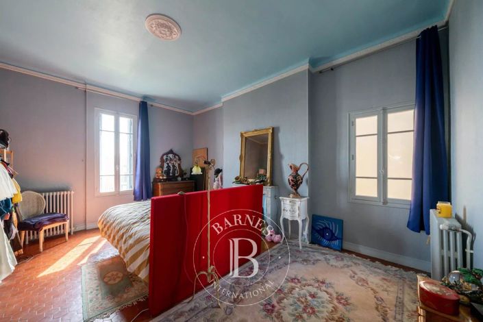 Image No.10-5 Bed House for sale