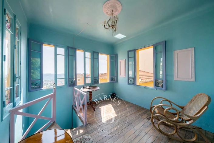 Image No.12-5 Bed House for sale