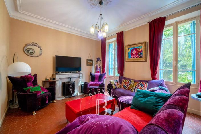 Image No.5-5 Bed House for sale