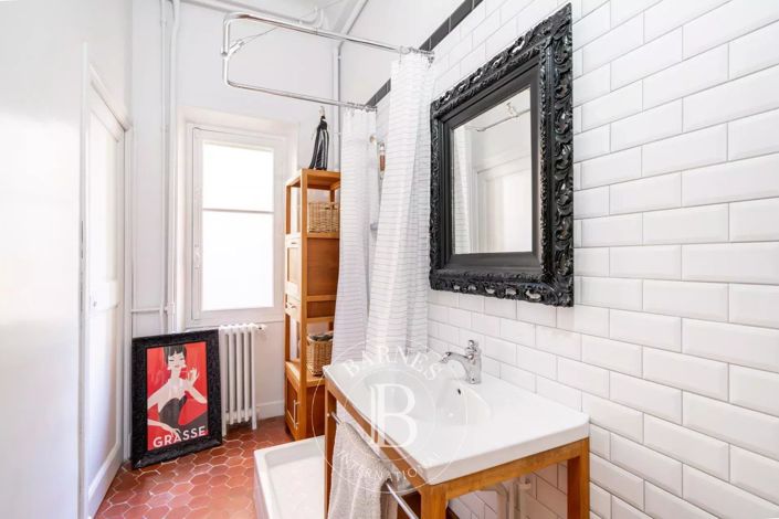 Image No.9-5 Bed House for sale