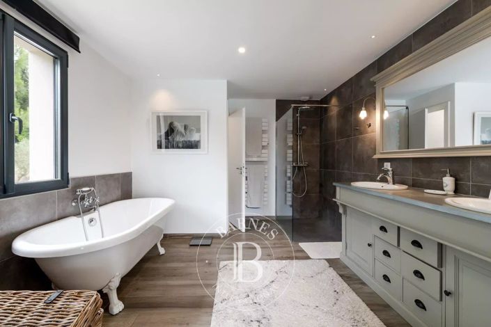 Image No.9-Maison de 4 chambres à vendre à Châteauneuf-Grasse