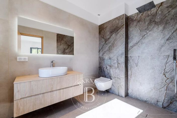 Image No.14-4 Bed House for sale