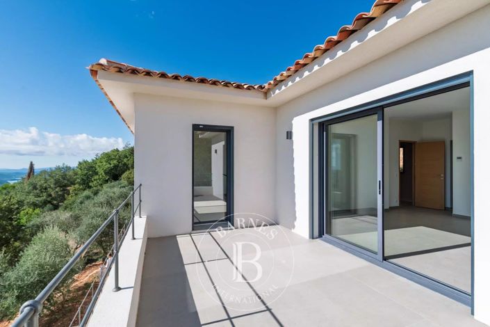 Image No.19-4 Bed House for sale