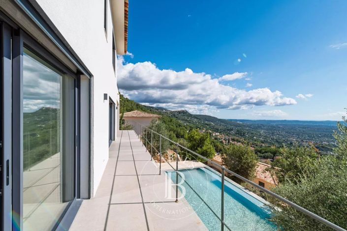 Image No.6-4 Bed House for sale