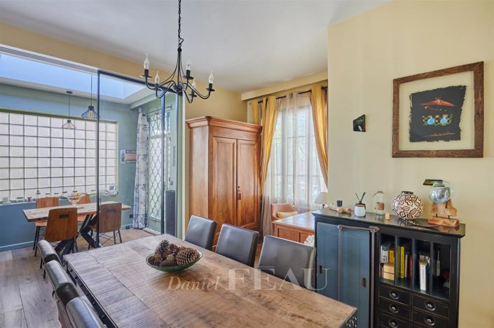 Image No.11-5 Bed House for sale