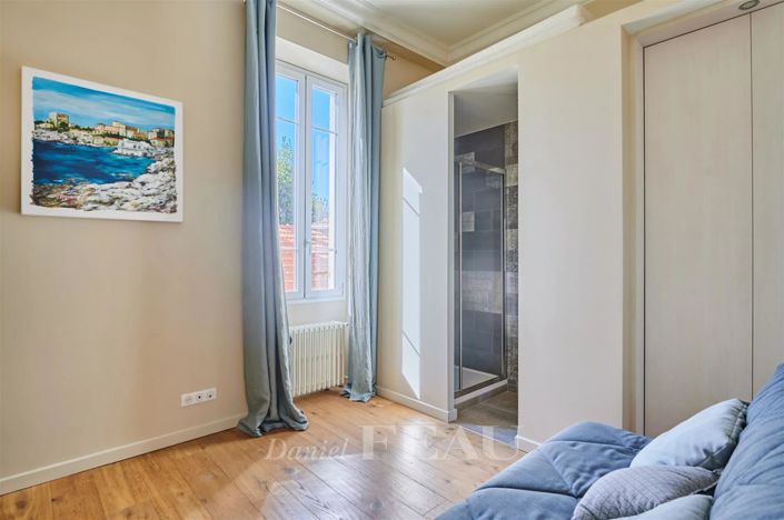 Image No.16-5 Bed House for sale