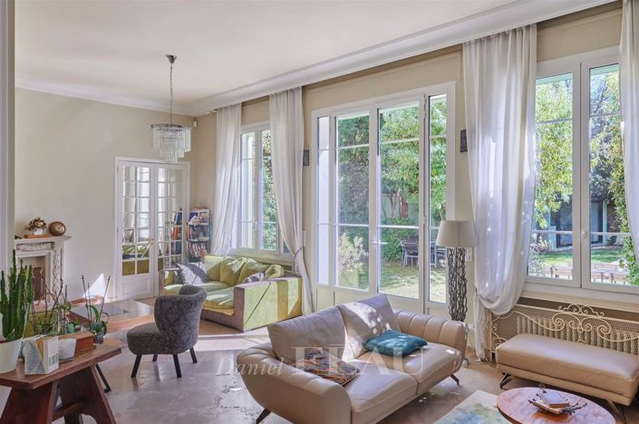 Image No.7-5 Bed House for sale