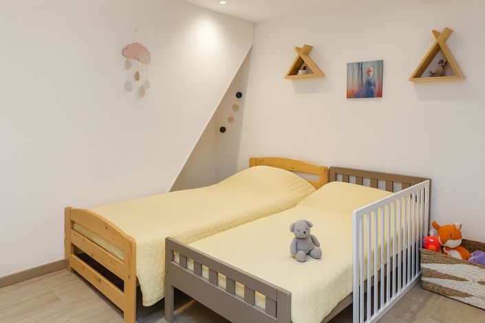 Image No.5-2 Bed House for sale