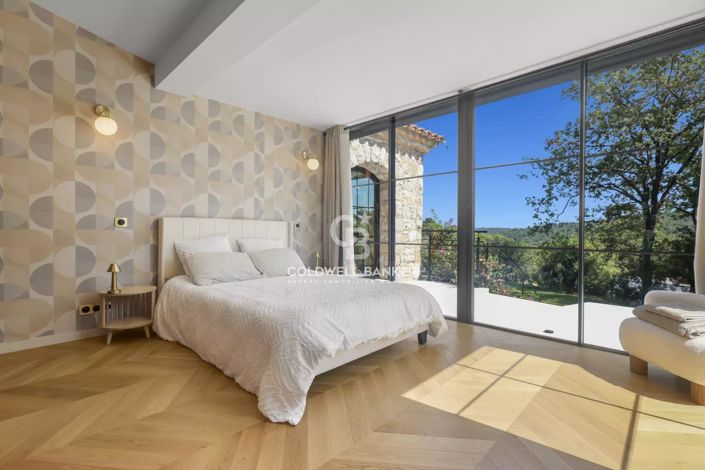 Image No.12-5 Bed House for sale