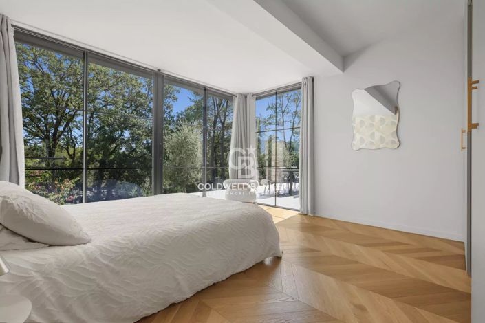 Image No.16-5 Bed House for sale