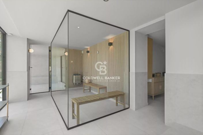 Image No.19-5 Bed House for sale