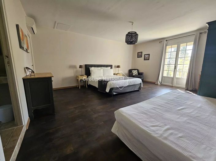 Image No.10-6 Bed House for sale