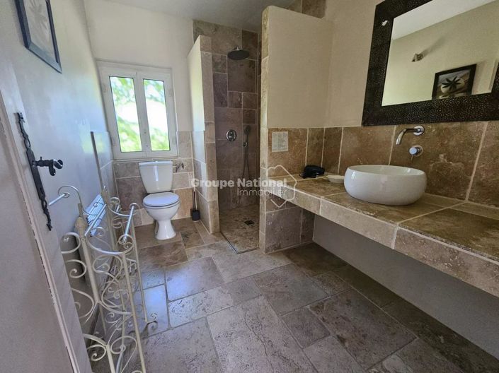 Image No.18-6 Bed House for sale