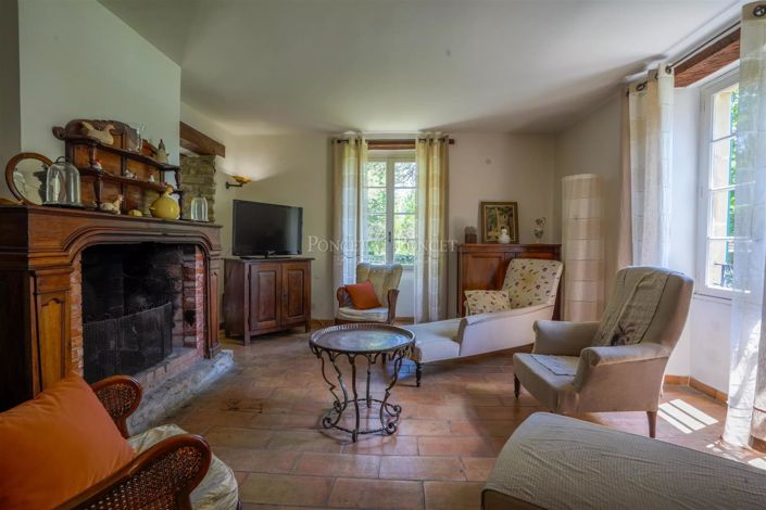 Image No.10-6 Bed House for sale