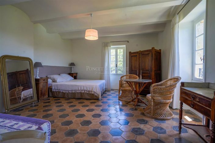 Image No.13-6 Bed House for sale