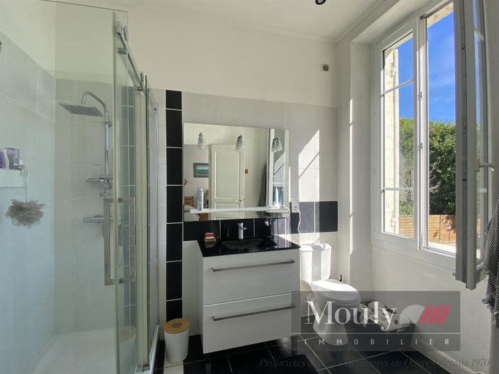 Image No.18-4 Bed House for sale