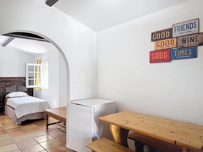 Image No.18-4 Bed House for sale