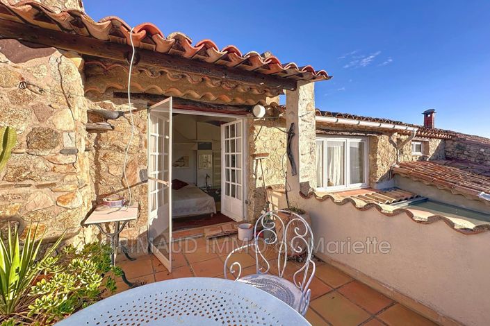Image No.1-3 Bed House for sale