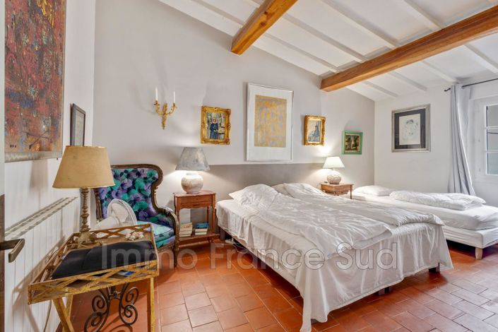 Image No.17-5 Bed House for sale